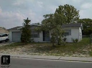 8633 Fox Hollow Dr, Port Richey, FL 34668