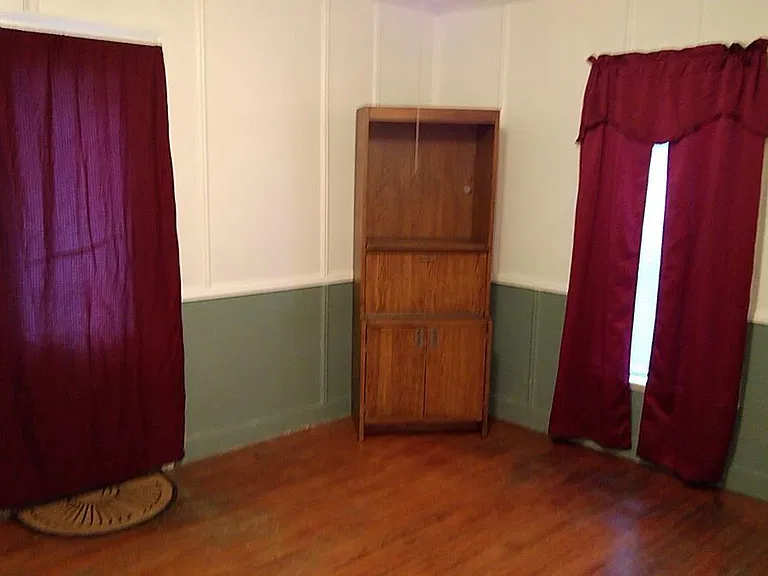 9539 Main St #B — Photo 3