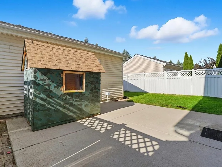 4641 Grand Strand Dr — Photo 33