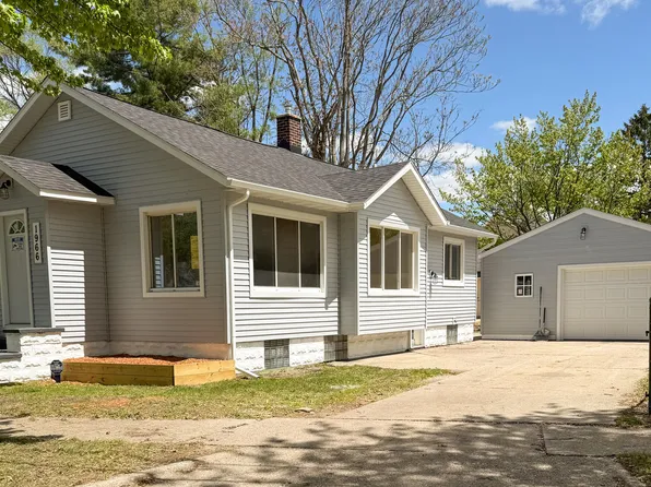 1966 Terrace St, Muskegon, MI 49442