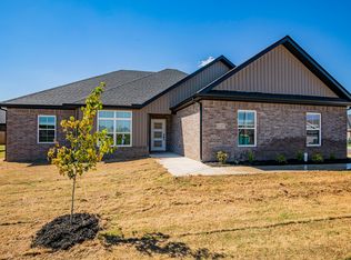 1137 Parker Ln, Pea Ridge, AR 72751