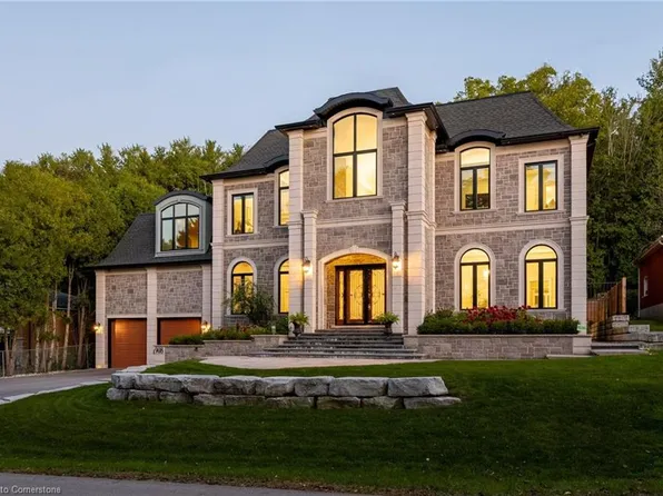 908 Bishop Pl, Hamilton, ON L9G 3E5