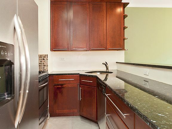 5th image of 235 E 40th St APT 22E
