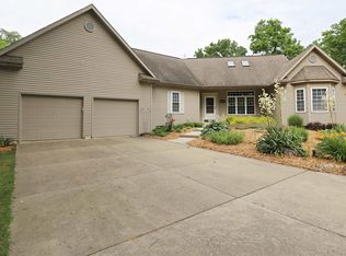 485 Hut West Dr, Flushing, MI 48433