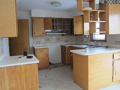 3rd image of 5216 Kuszmaul Ave