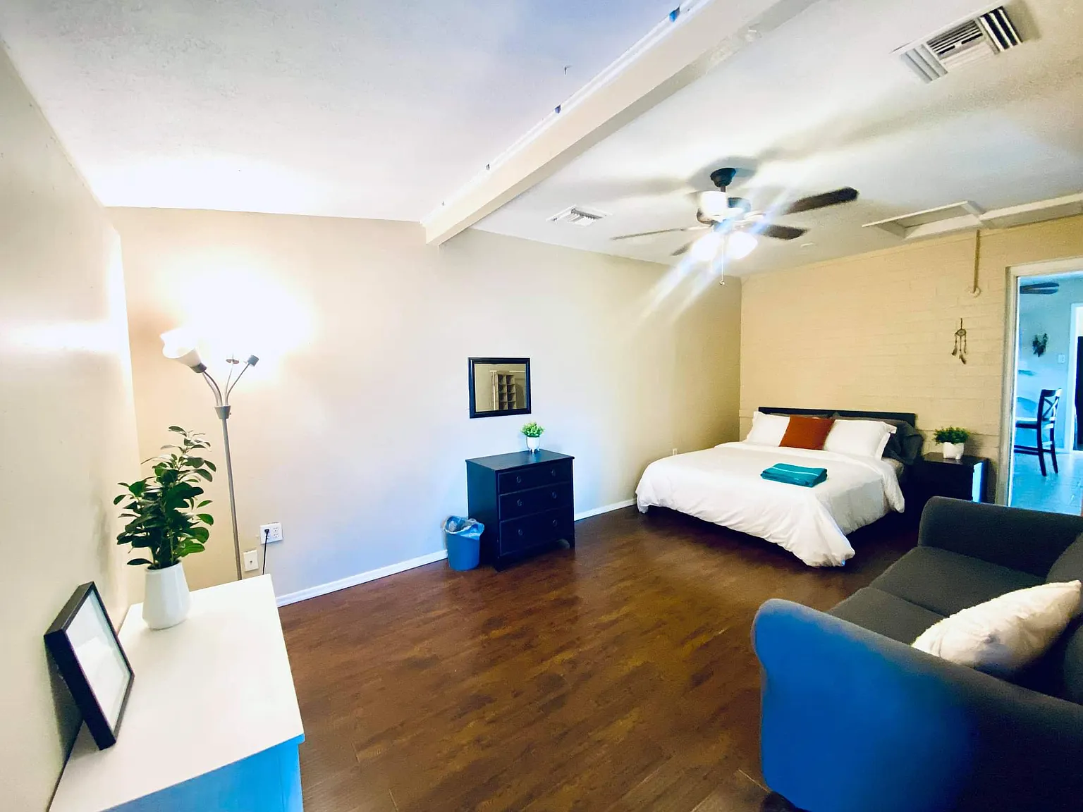 4 bed, 1826 sqft, $950 — Photo 2
