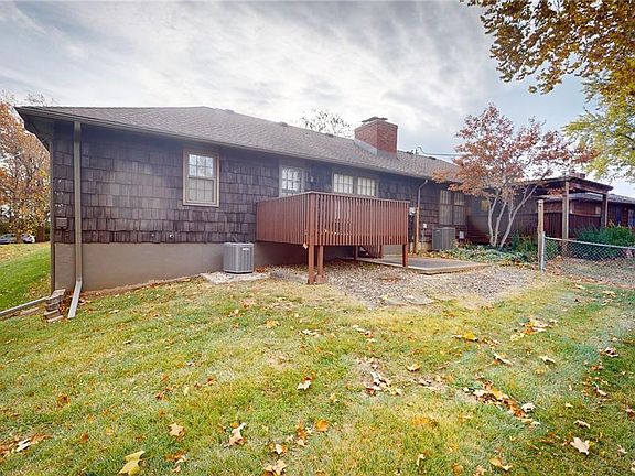 4th image of 11512 Oak St