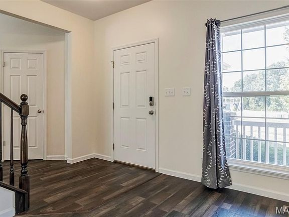 4th image of 456 Dusty Brook Dr