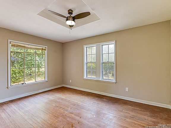 5th image of 302 HARMON DR