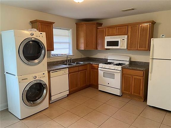 3rd image of 325 Filmore Ave