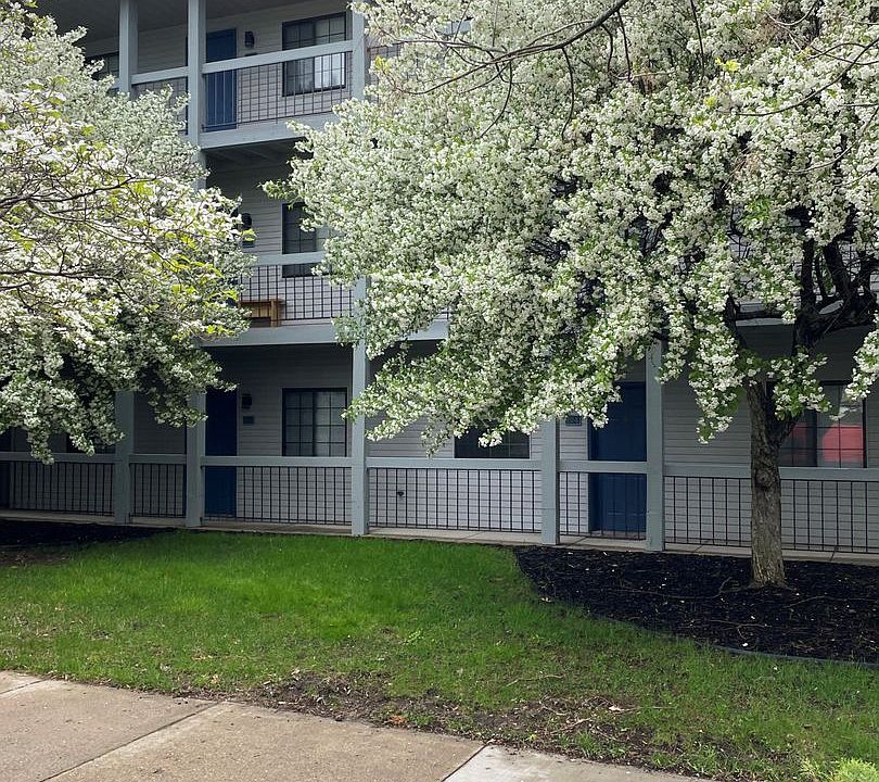 1st image of 545 Riverine Dr APT 304