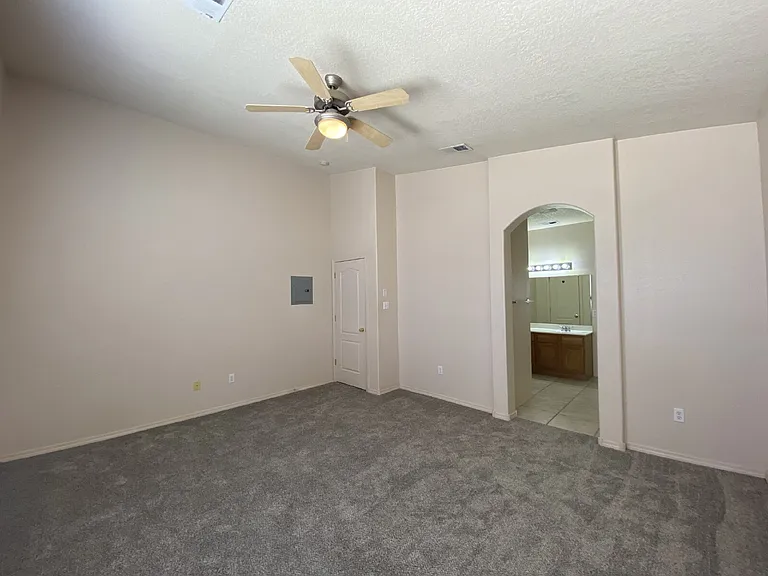 1613 Veridian Dr SE — Photo 16