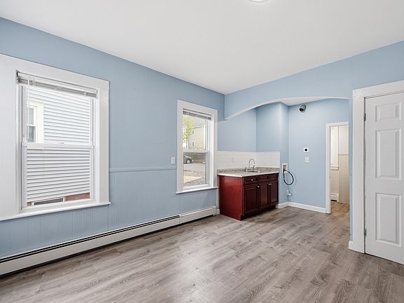 3rd image of 60 Madison St