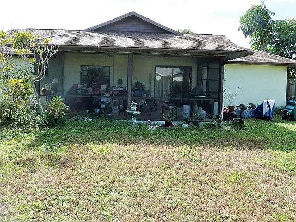 5th image of 1135 SE Preston Ln