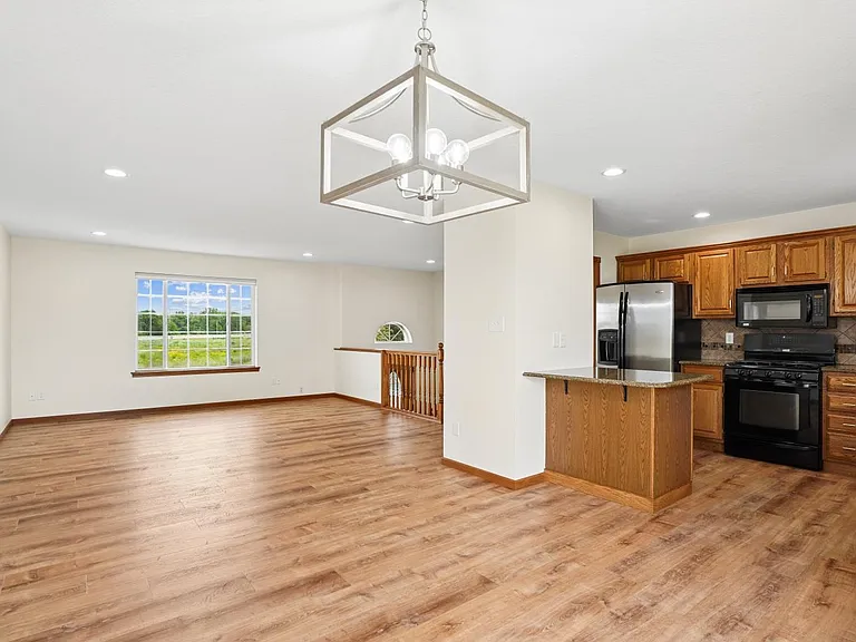 861 Jane St — Photo 13