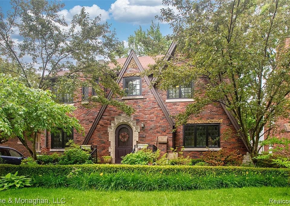 699 Fisher Rd, Grosse Pointe, MI 48230 | Zillow