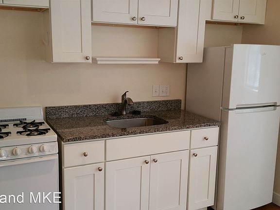4th image of 1639 N Farwell Ave APT 101