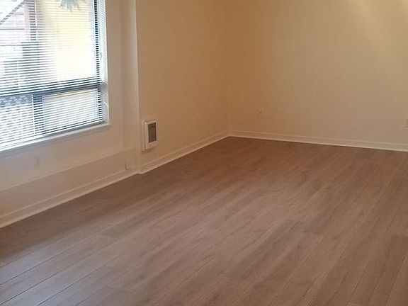 3rd image of 3405 22nd Ave W #3938556