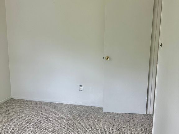 4th image of 28 Warner Ln #2F