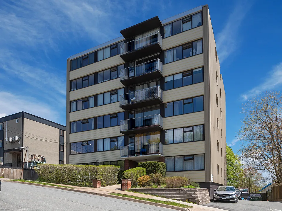 40 Rose St #303