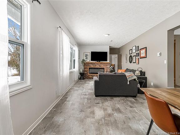 5th image of 39 Norwood Rd