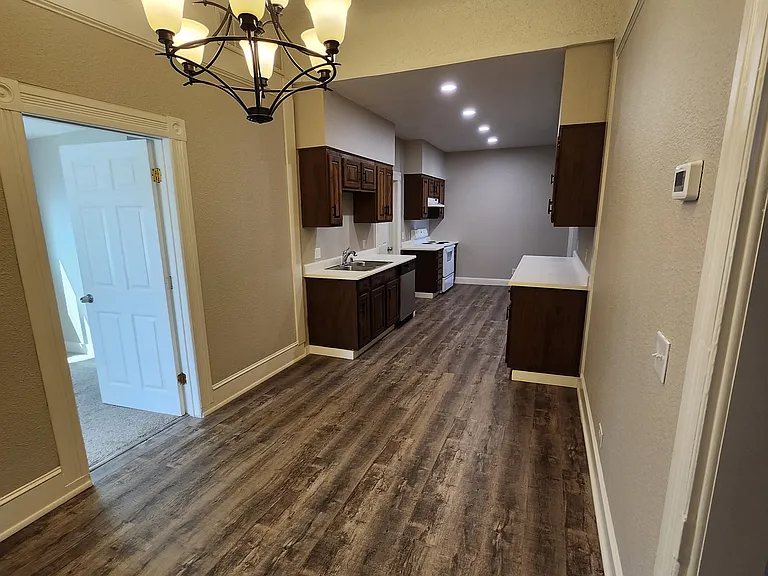 1521 Franklin Rd — Photo 6