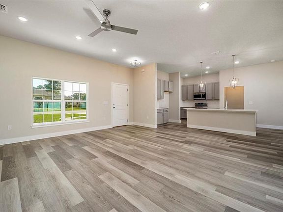 3rd image of 23 Bridgehaven Dr