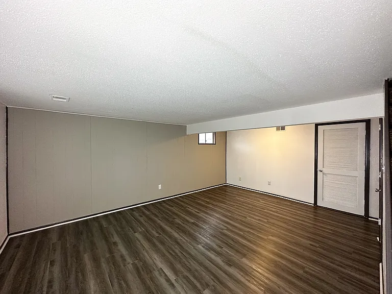 Kingsridge East Apartments — Photo 18