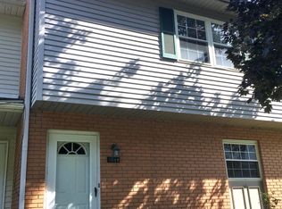 1309 Cedarwood Dr, Kent, OH 44240