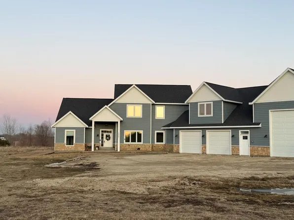 1955 Brownell St, Saint Charles, MN 55972