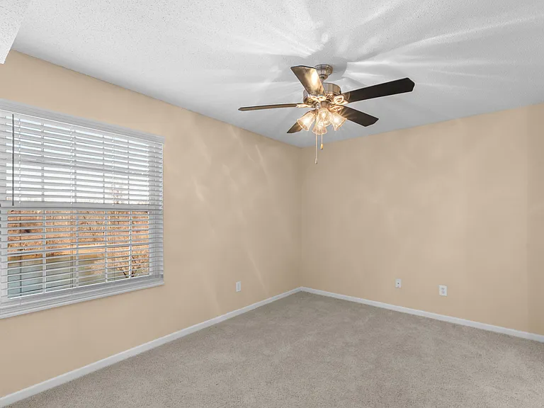 Willowbend — Photo 131