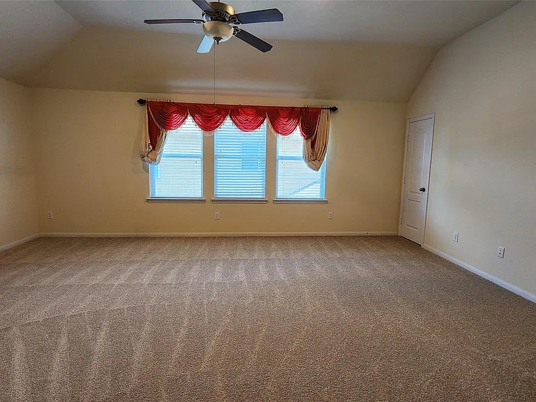 2318 Nashmor Dr — Photo 25