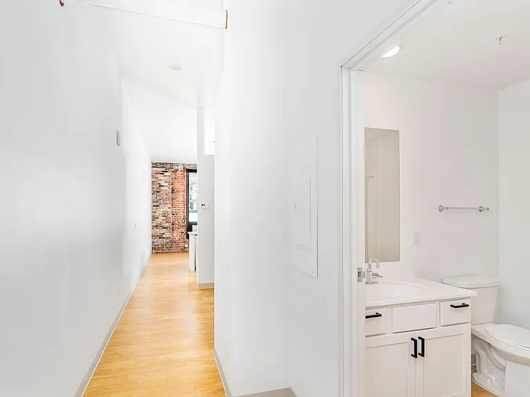 Enger Lofts — Photo 8