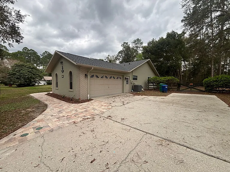 1130 W Olympia St — Photo 3