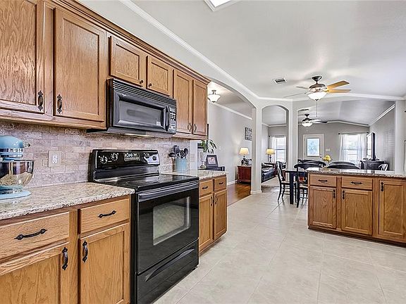 3rd image of 200 Lucky Clover Ln