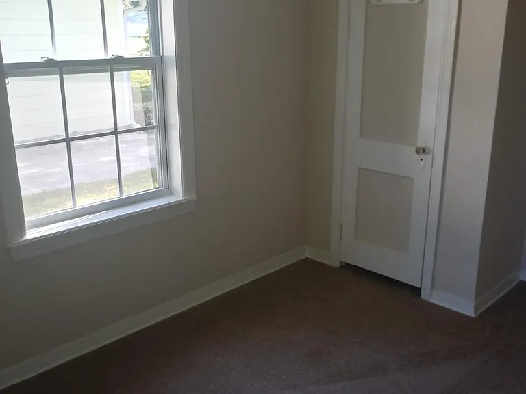1249 Woodruff Ave — Photo 6
