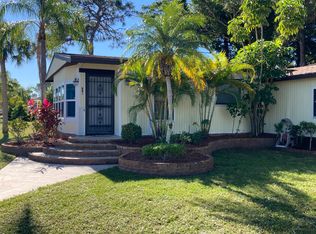 841 Via Del Sol, North Fort Myers, FL 33903