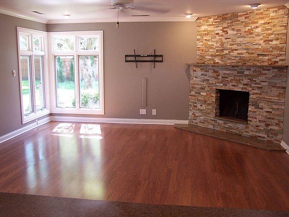 5th image of 507 Bevan Dr W