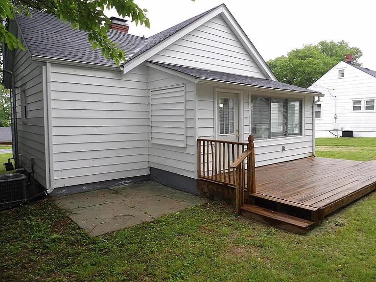 109 Allnutt Dr — Photo 48