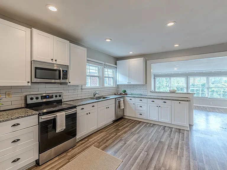 1688 Neely Ave — Photo 13