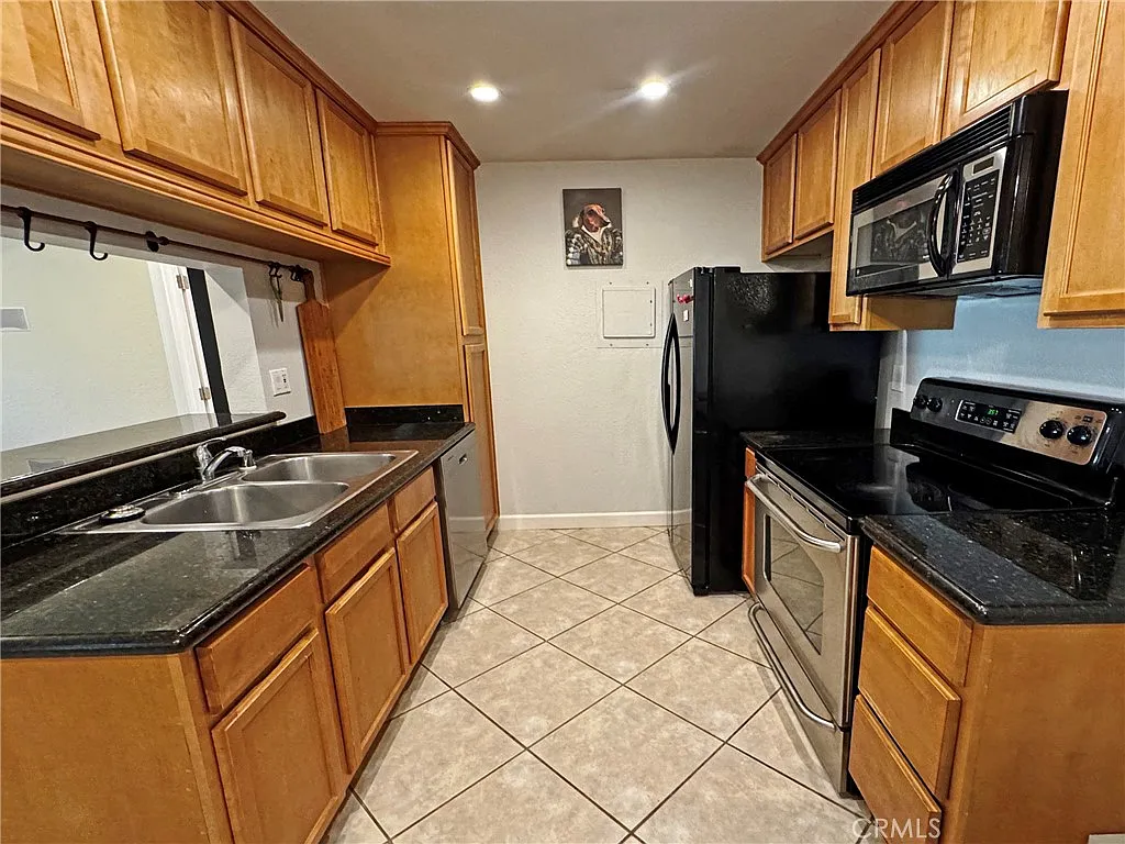 1 bed, 696 sqft, $2,100 — Photo 4