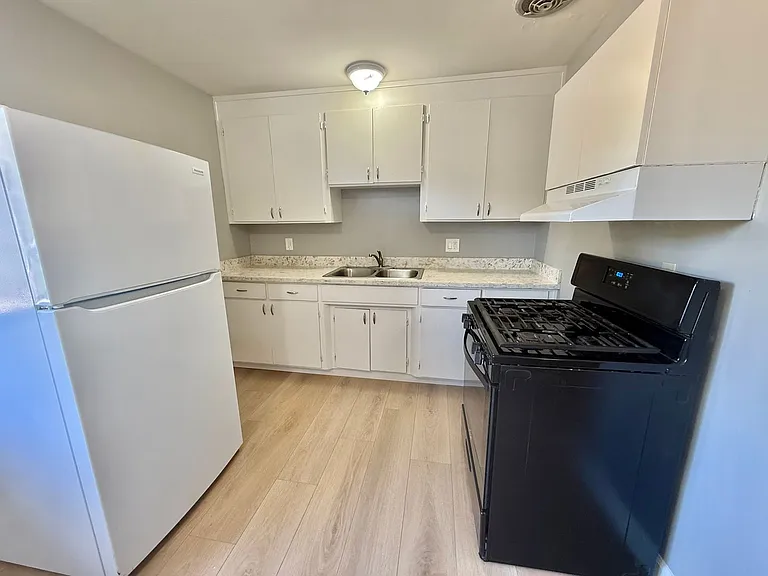 8001 Church St — Photo 9