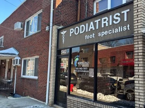 542 Anderson Ave, Cliffside Park, NJ 07010