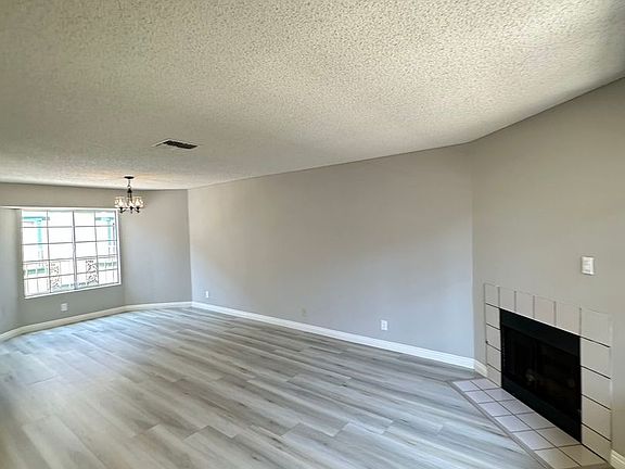 3rd image of 132 Diamond St Unit A-j