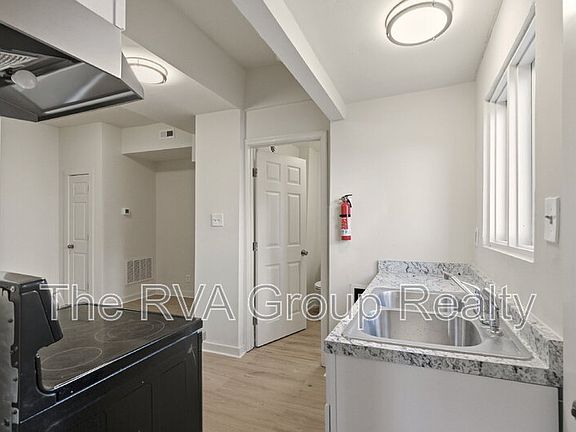 4th image of 27 S Jefferson St Unit C