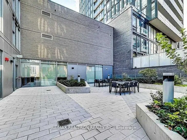 50 Wellesley St E #1111 — Photo 18
