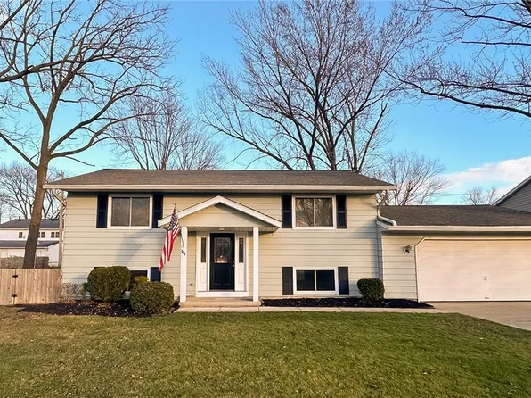 619 Pasadena Ave, Sheffield Lake, OH 44054