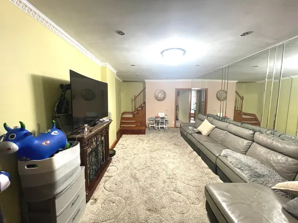 2963 Voorhies Avenue image 3 of 53