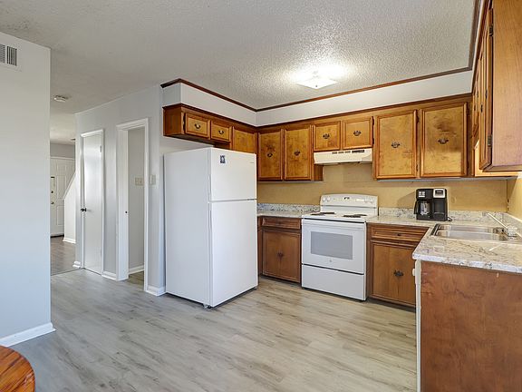 5th image of 1860 S Tallowood Dr APT B