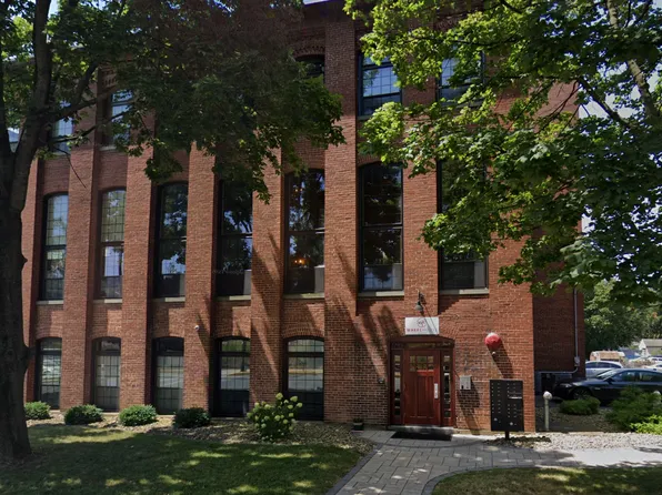 632 N College St, Carlisle, PA